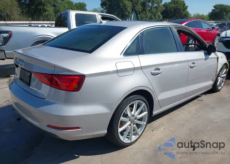 2015 Audi A3 1.8T Premium z USA, uszkodzony, nr VIN WAUCCGFF6F1049308